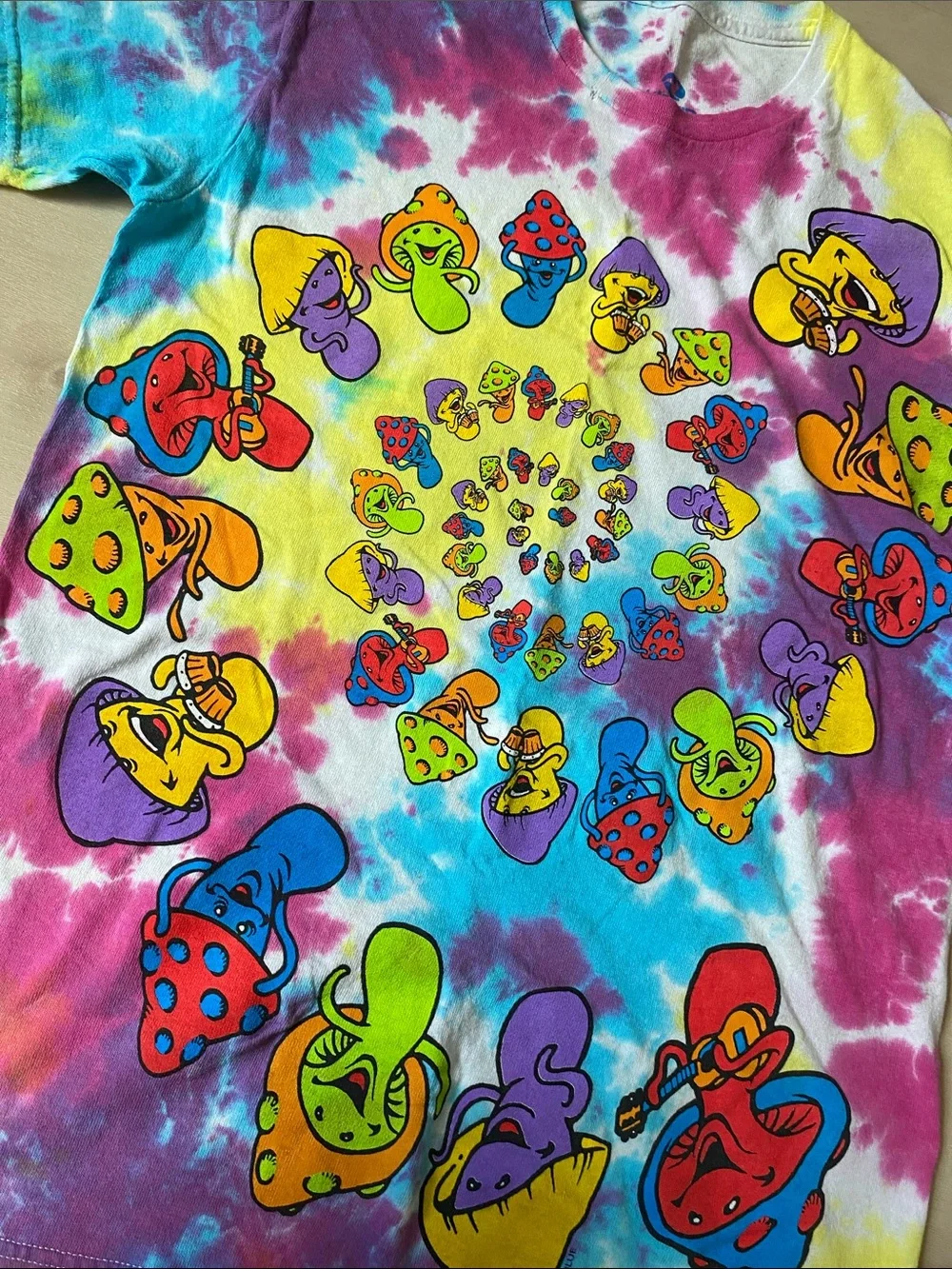 Liquid Blue ✨ Vintage Tie-Dye Mushroom Graphic Tee - Multicolor size Small - Picture 4 of 5